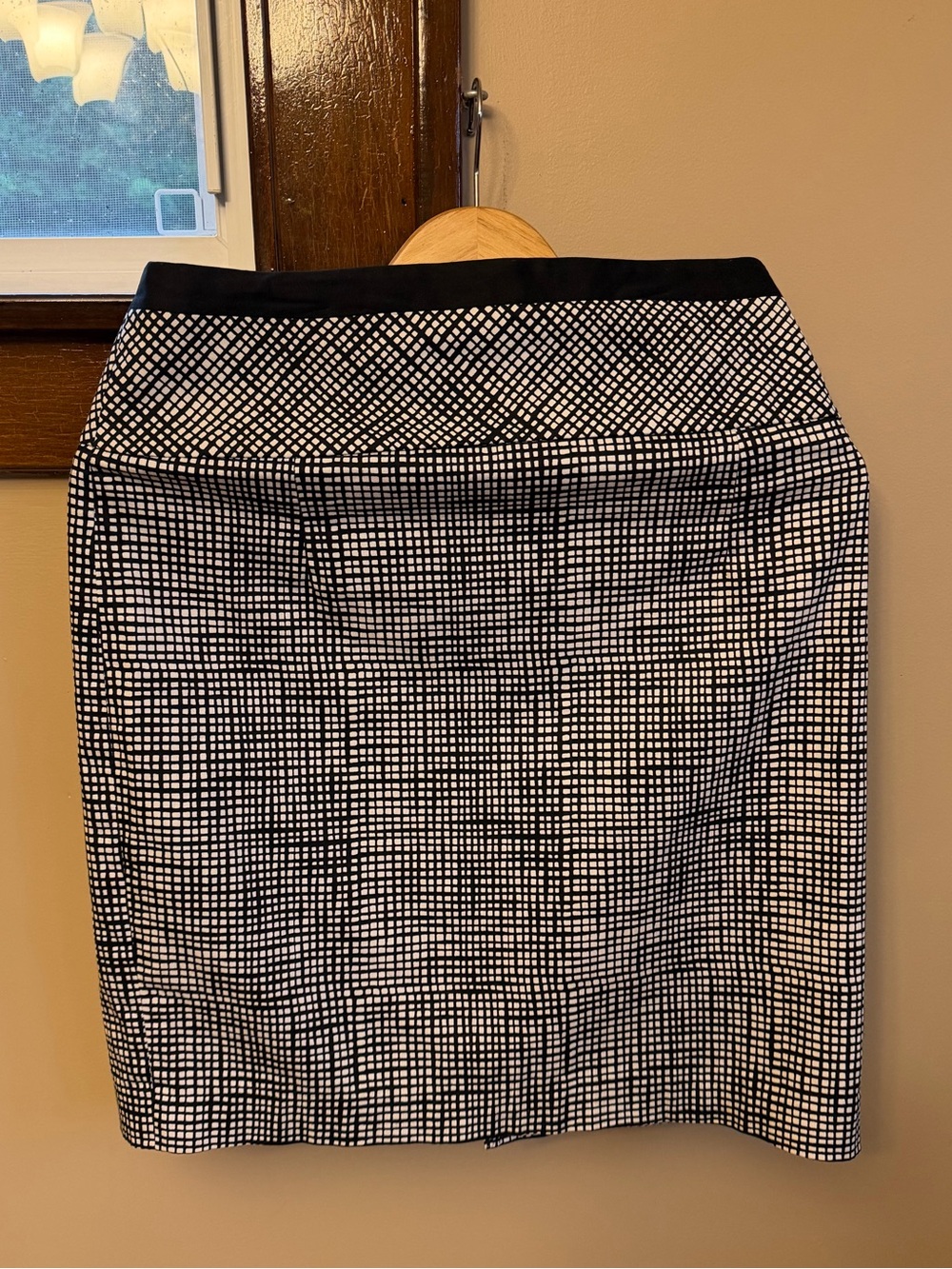 Vintage/Y2K Express Black & White Grid Midi Pencil Skirt